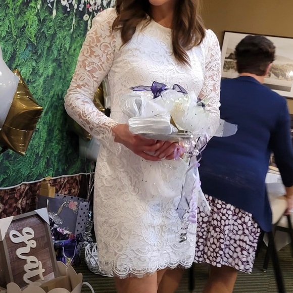 Lulus Blind Date White Lace Long Sleeved Dress size M - Picture 3 of 3